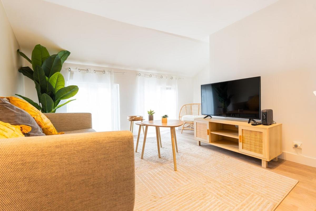 Duplex Confortable En Centre Avec 2 Chambres Châlons-en-Champagne Exterior foto